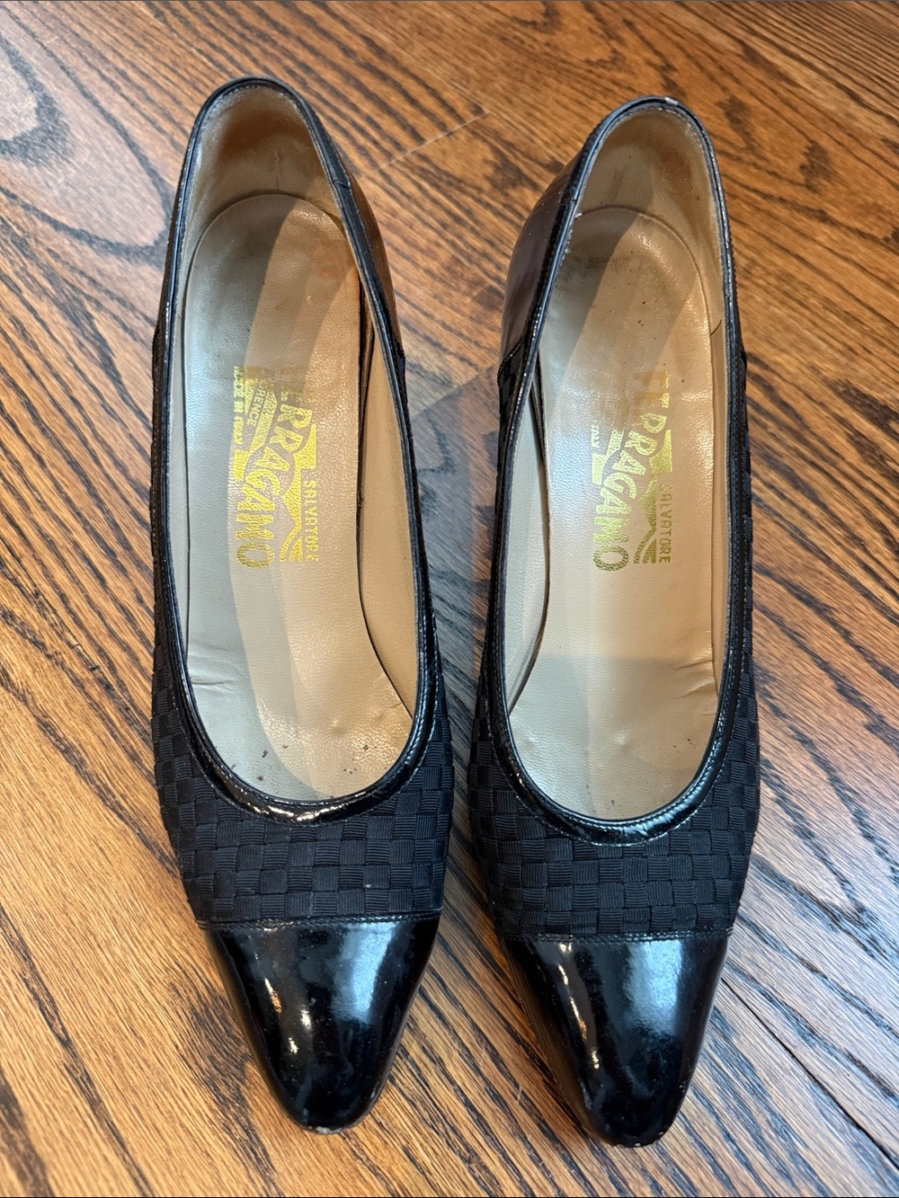 Salvatore Ferragamo Black Pointed Toe Women's Pumps